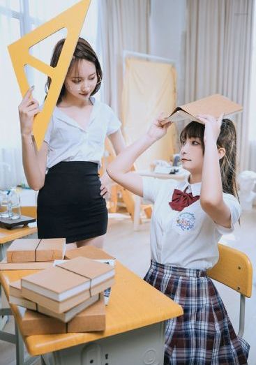 欧美穿衣打扮_HD动漫免费观看